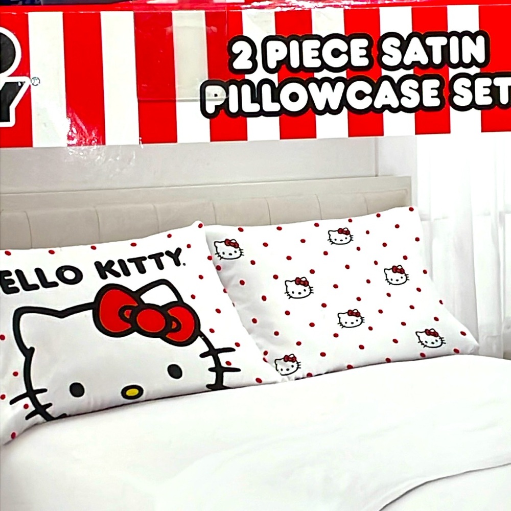 24HR DROP ⬇️ Hello Kitty 2 PC Satin Pillow case set